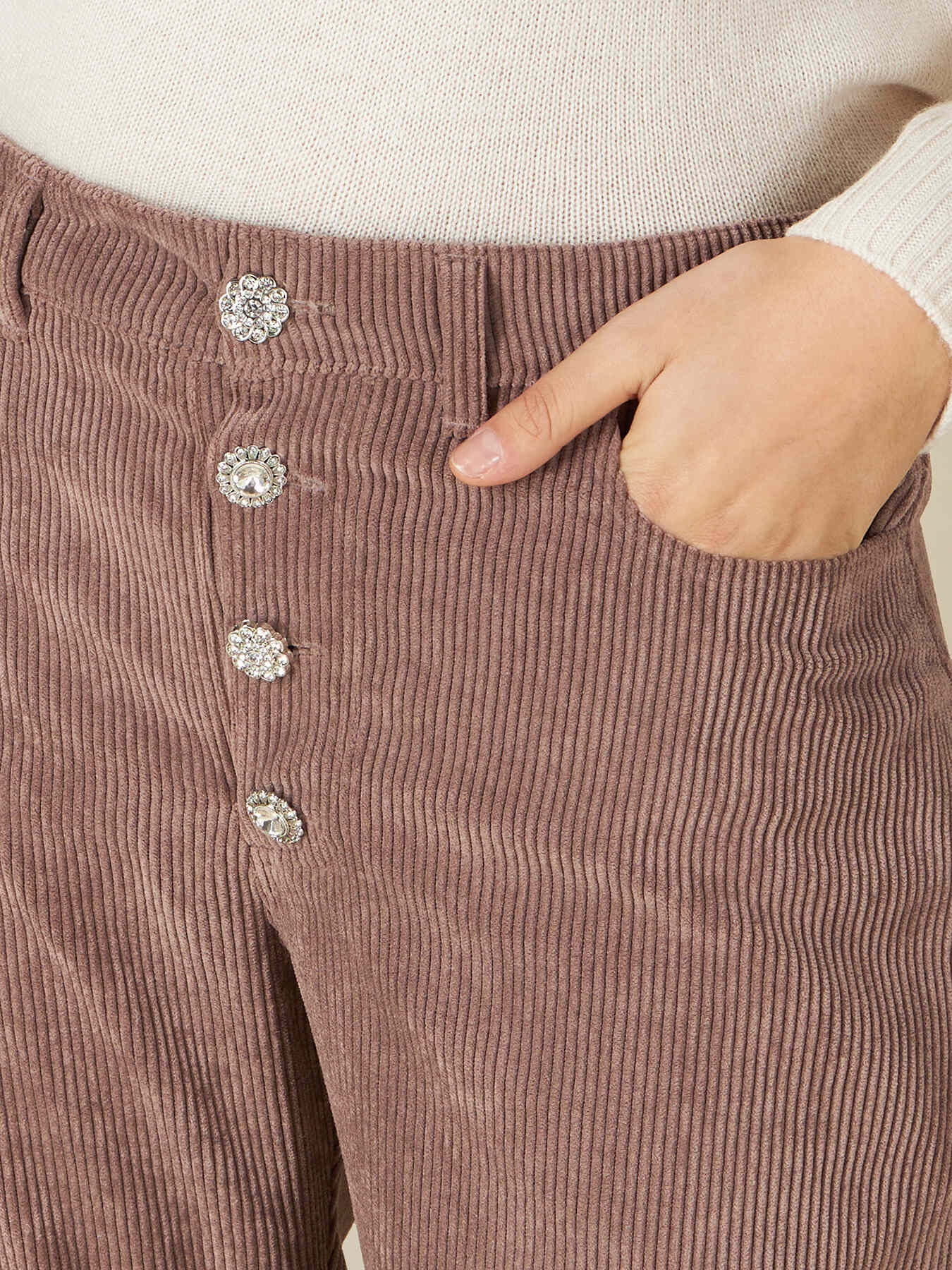 Pantalon chino en velours &agrave; c&ocirc;tes image number 2