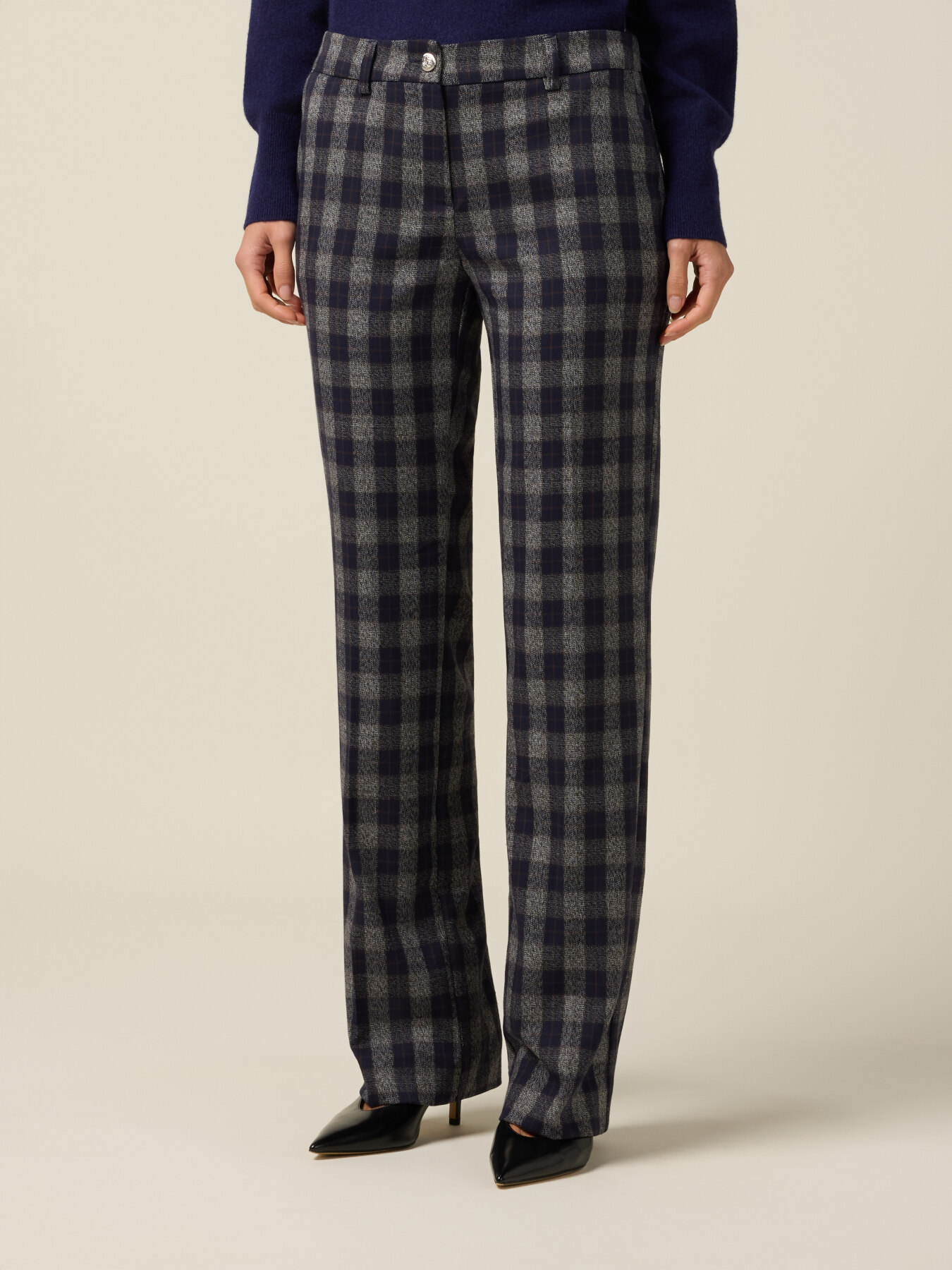 Gerade geschnittene Hose aus Flanell mit Karomuster image number 3