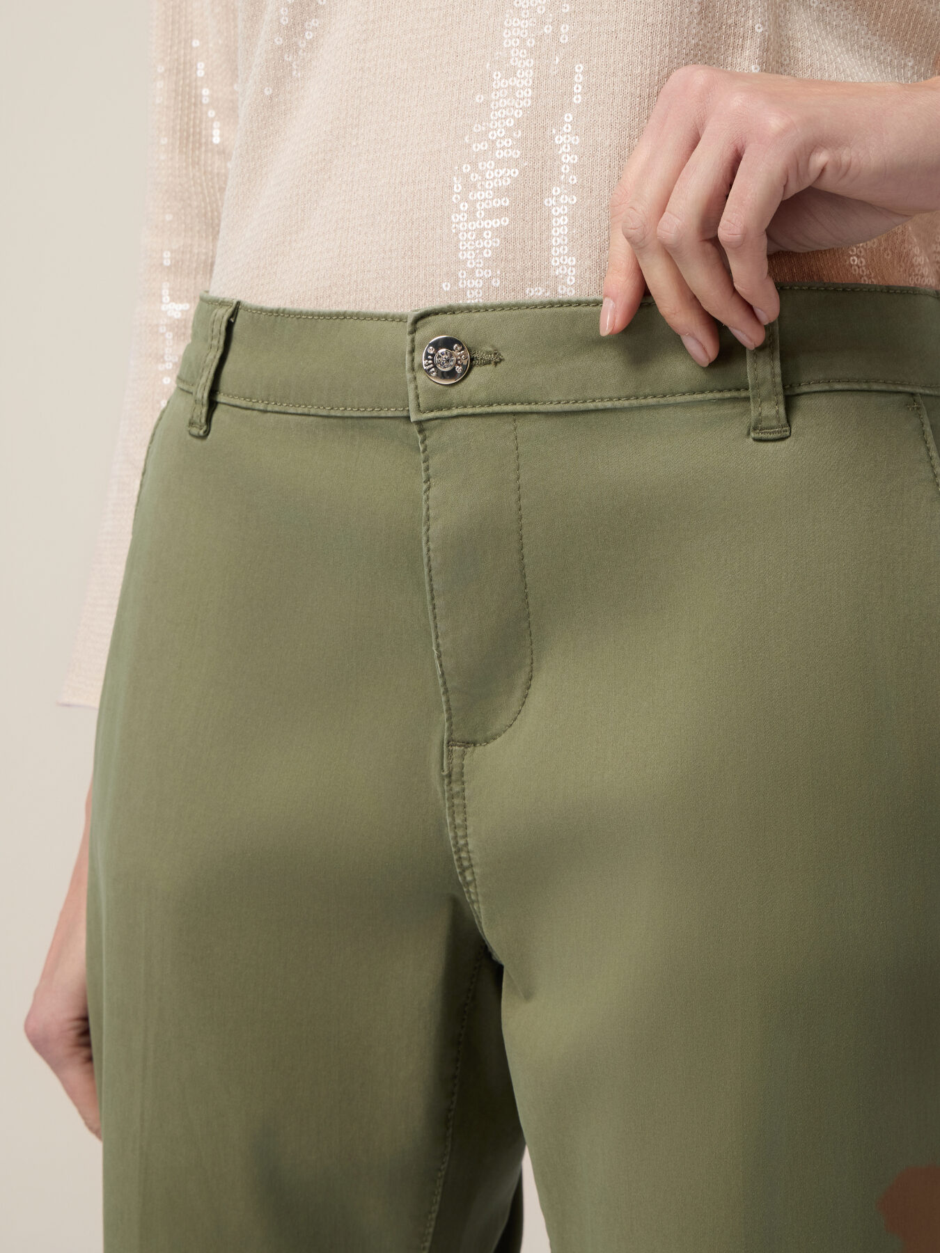 Pantalon chino en m&eacute;lange de tencel image number 2