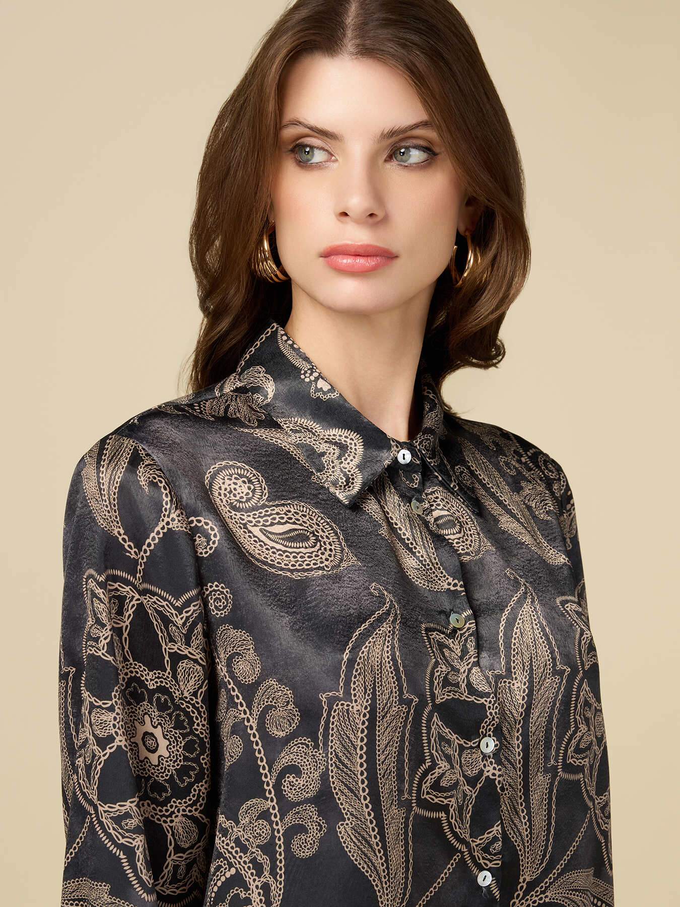 Patterned satin shirt image number 2