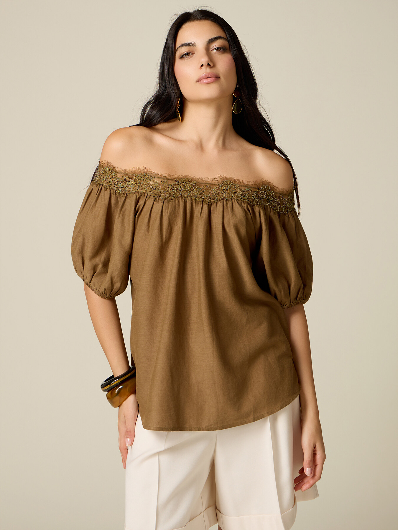 Blusa off shoulders con pizzo image number 0