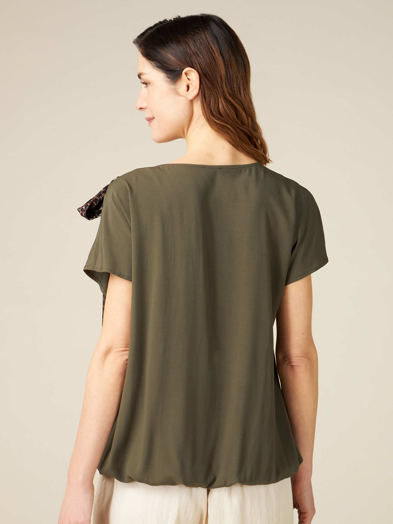 Bluse mit Schleife in Animalier-Optik image number 1