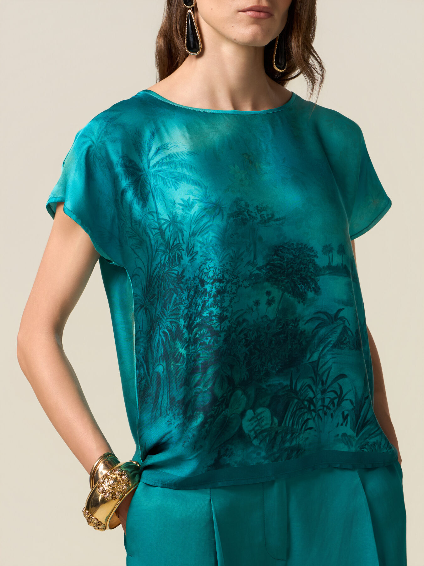 Blusa de sat&eacute;n estampada image number 2