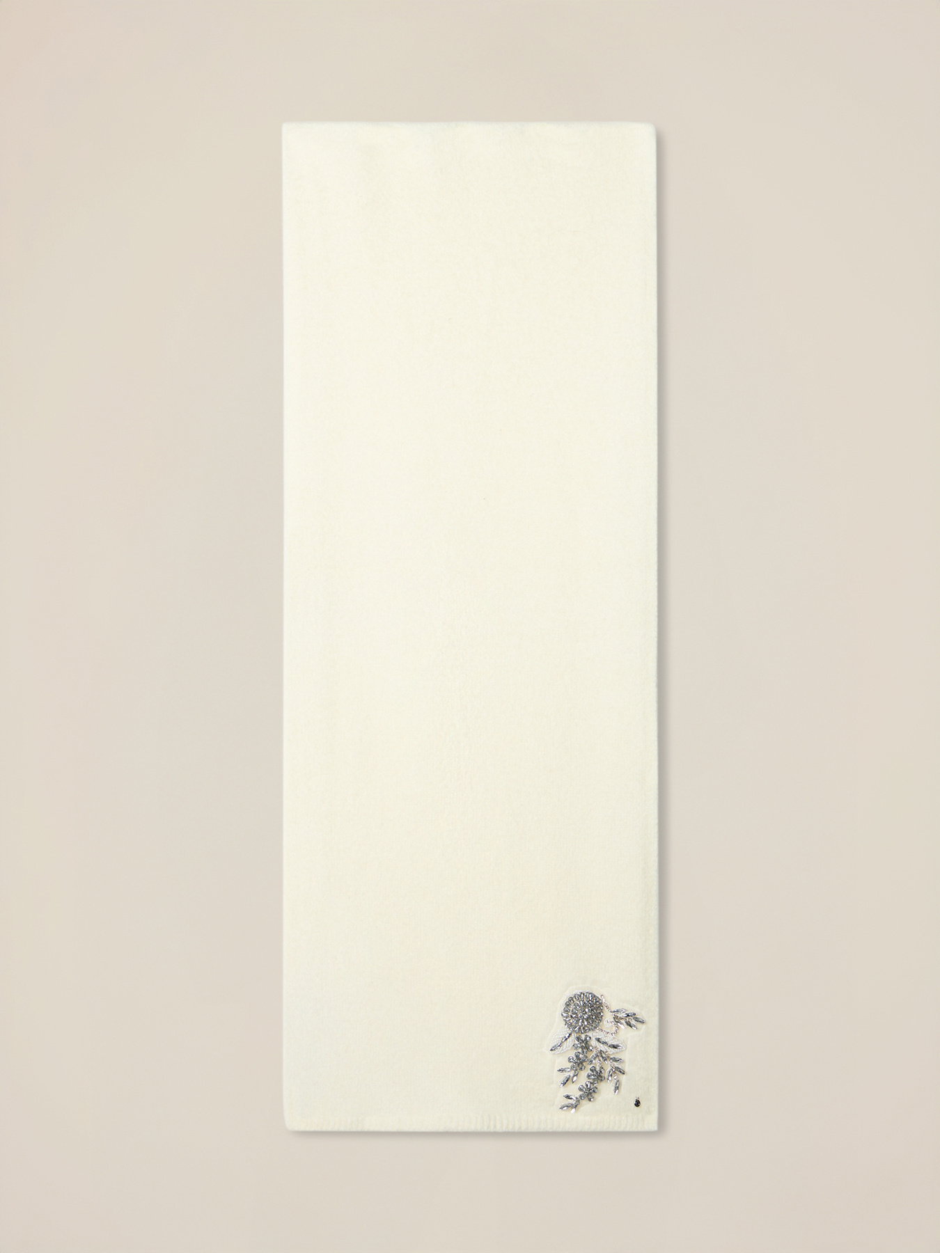 Fular din amestec de lână cu broderie cu pietre prețioase image number 1