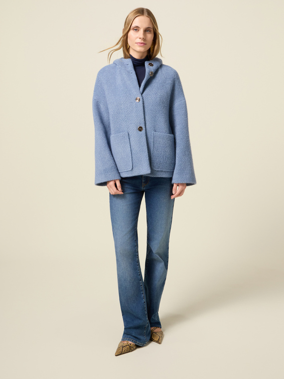 Short coat in knitted fabric