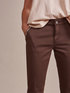 Pantaloni chino con strass e pietre image number 2
