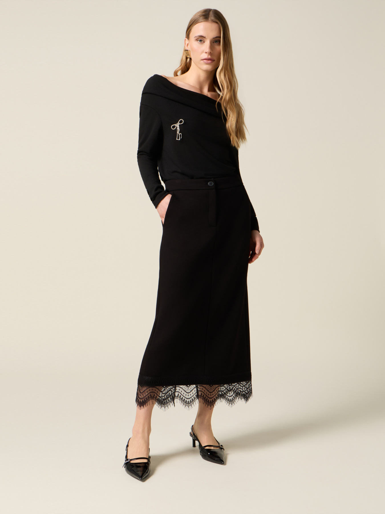 Bodycon skirt in scuba and lace image number 0