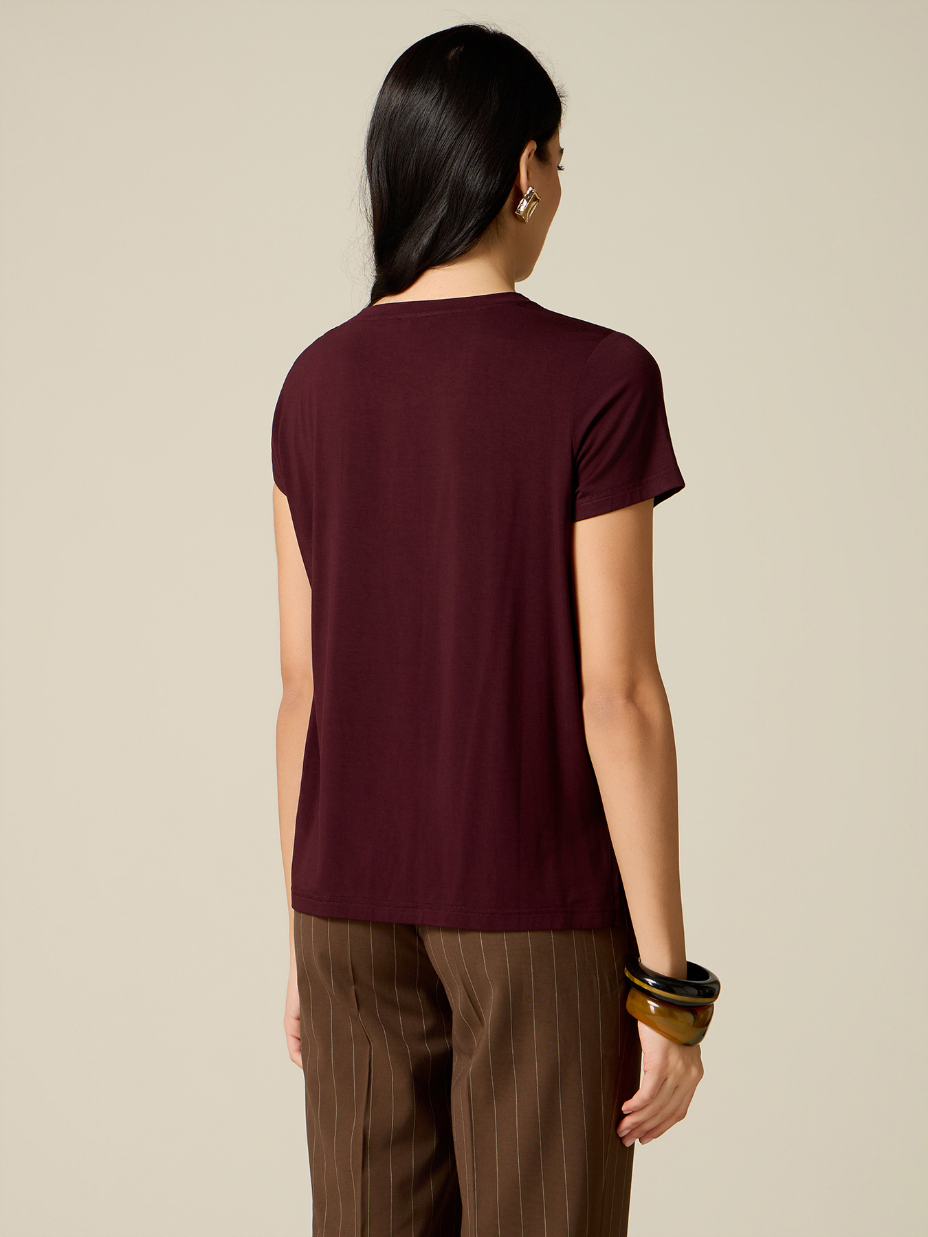 One-shoulder T-shirt with metal accessory image number 1