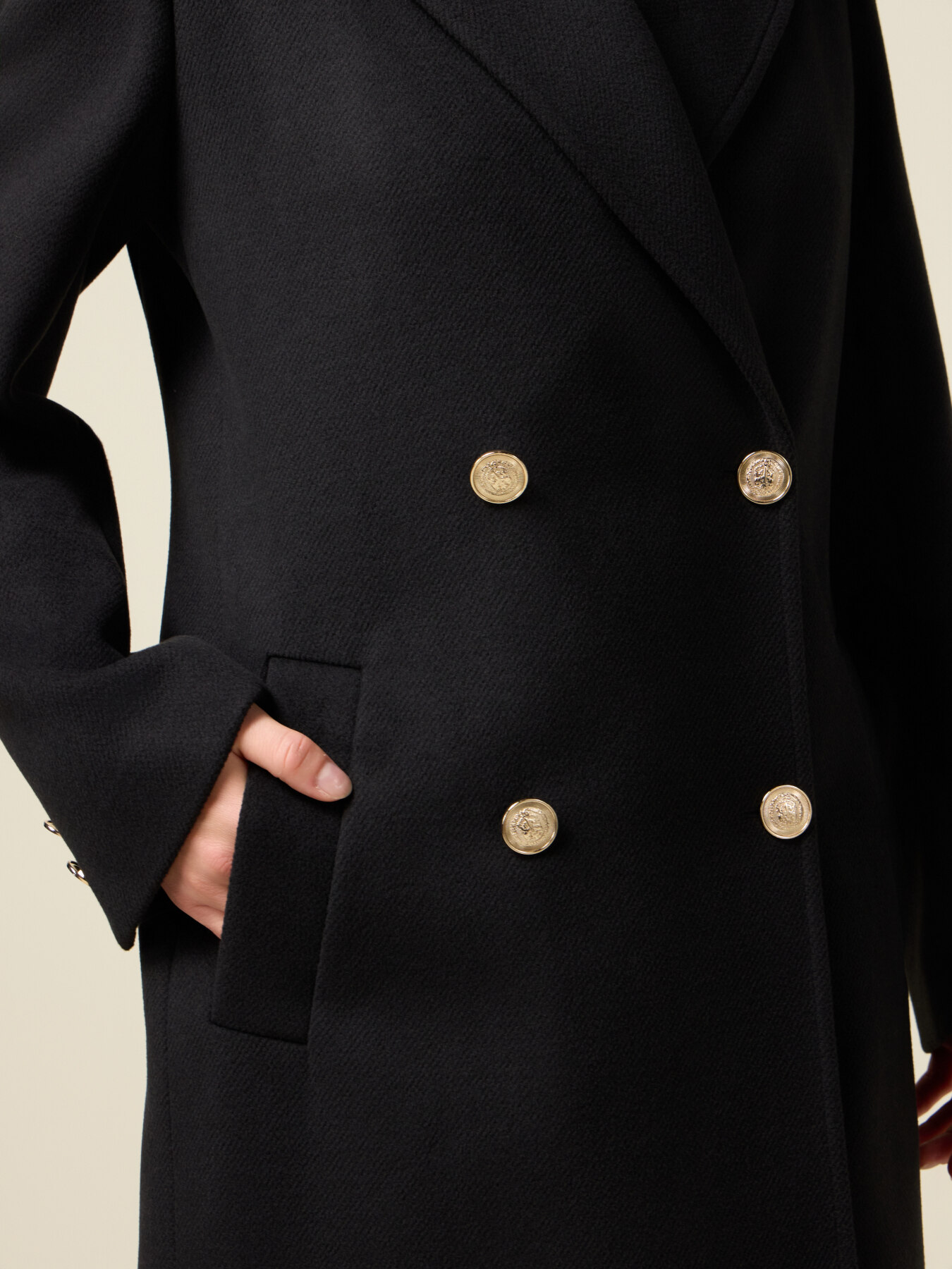 Cappotto lungo doppiopetto image number 2