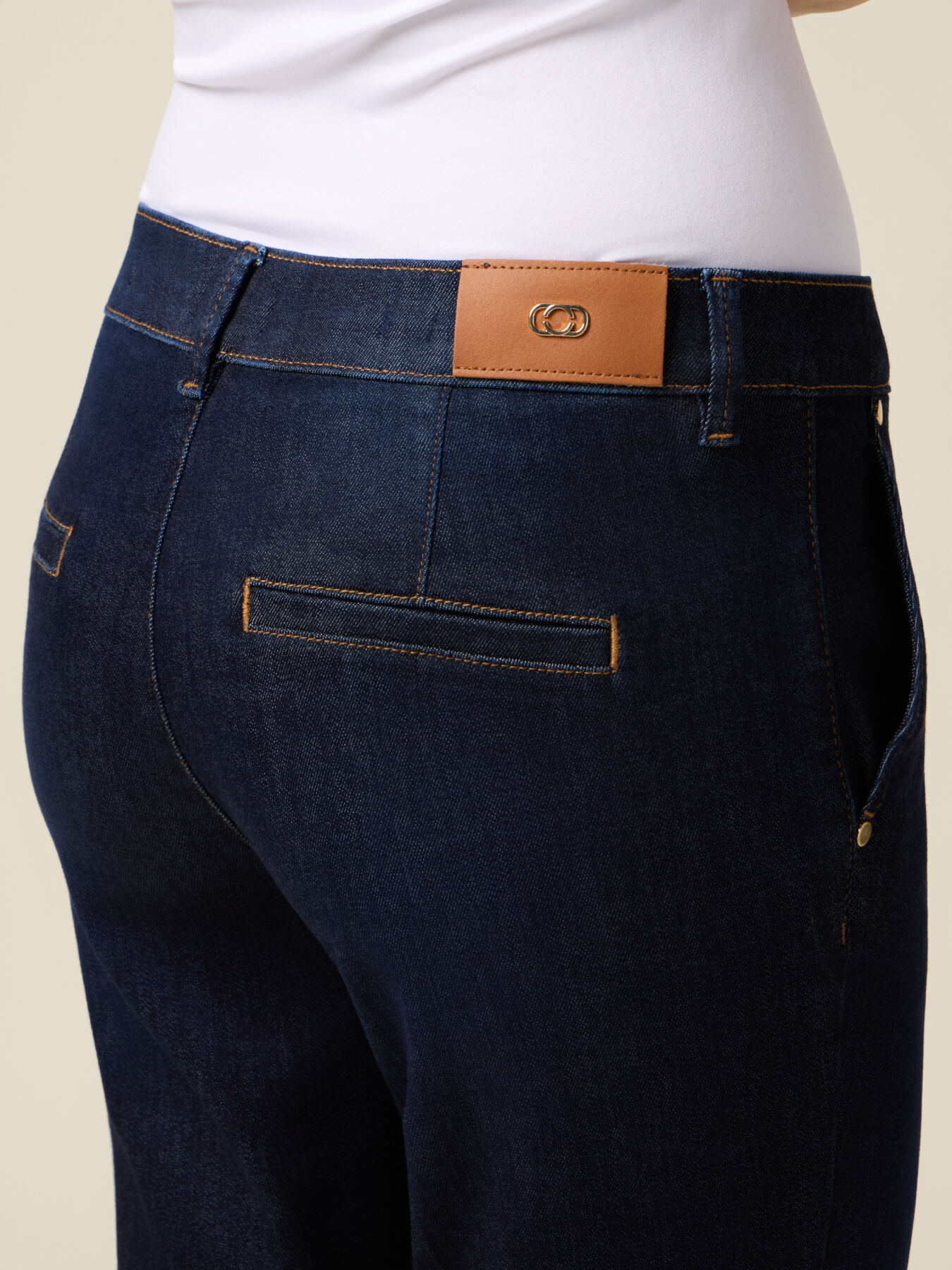 Pantalones chinos azul rinse image number 2