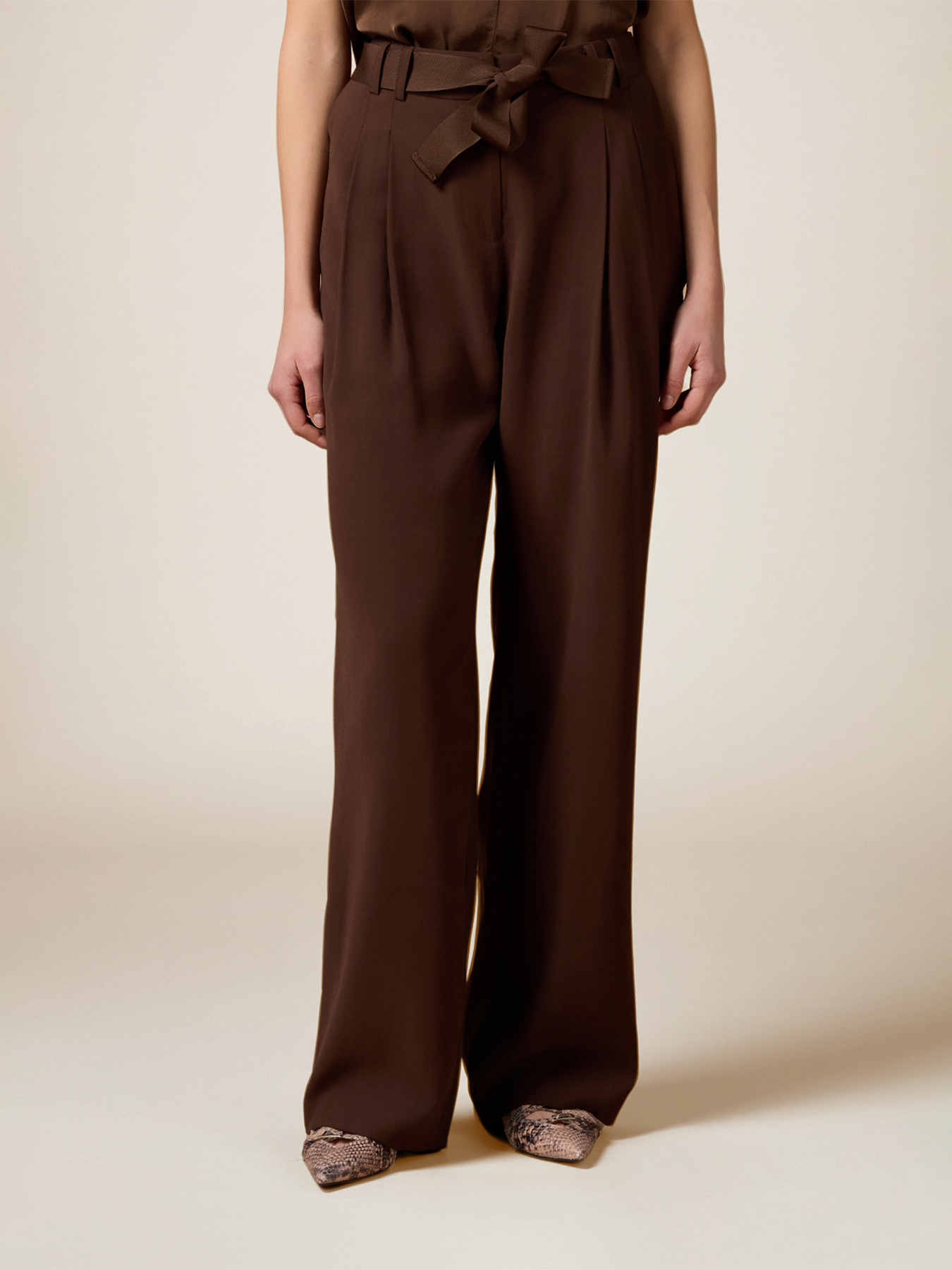 Pantalon fluide avec ceinture image number 3