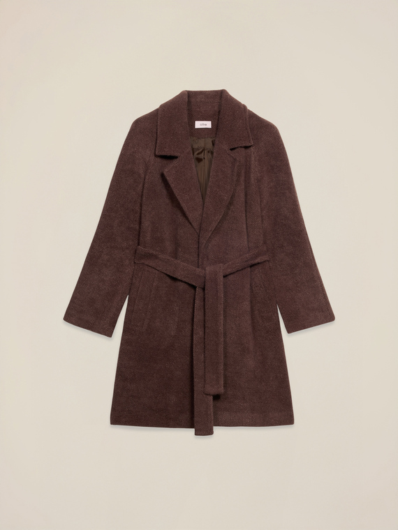 Knitted coat with belt