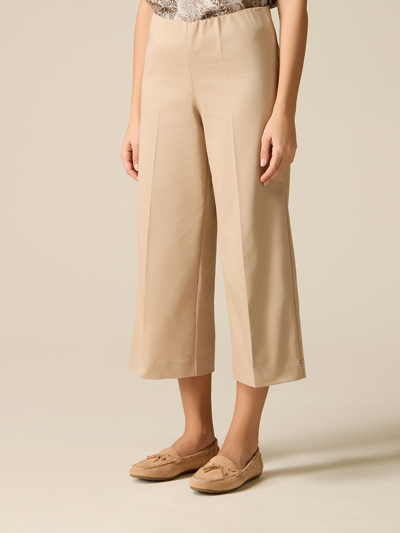 Cotton blend cropped trousers image number 3