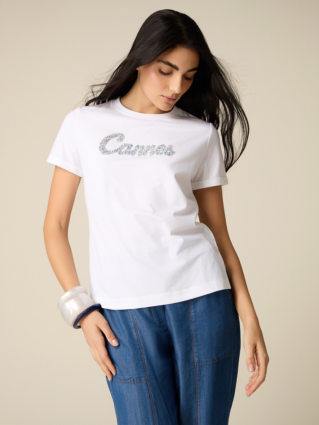 Camiseta con bordado de letras image number 0