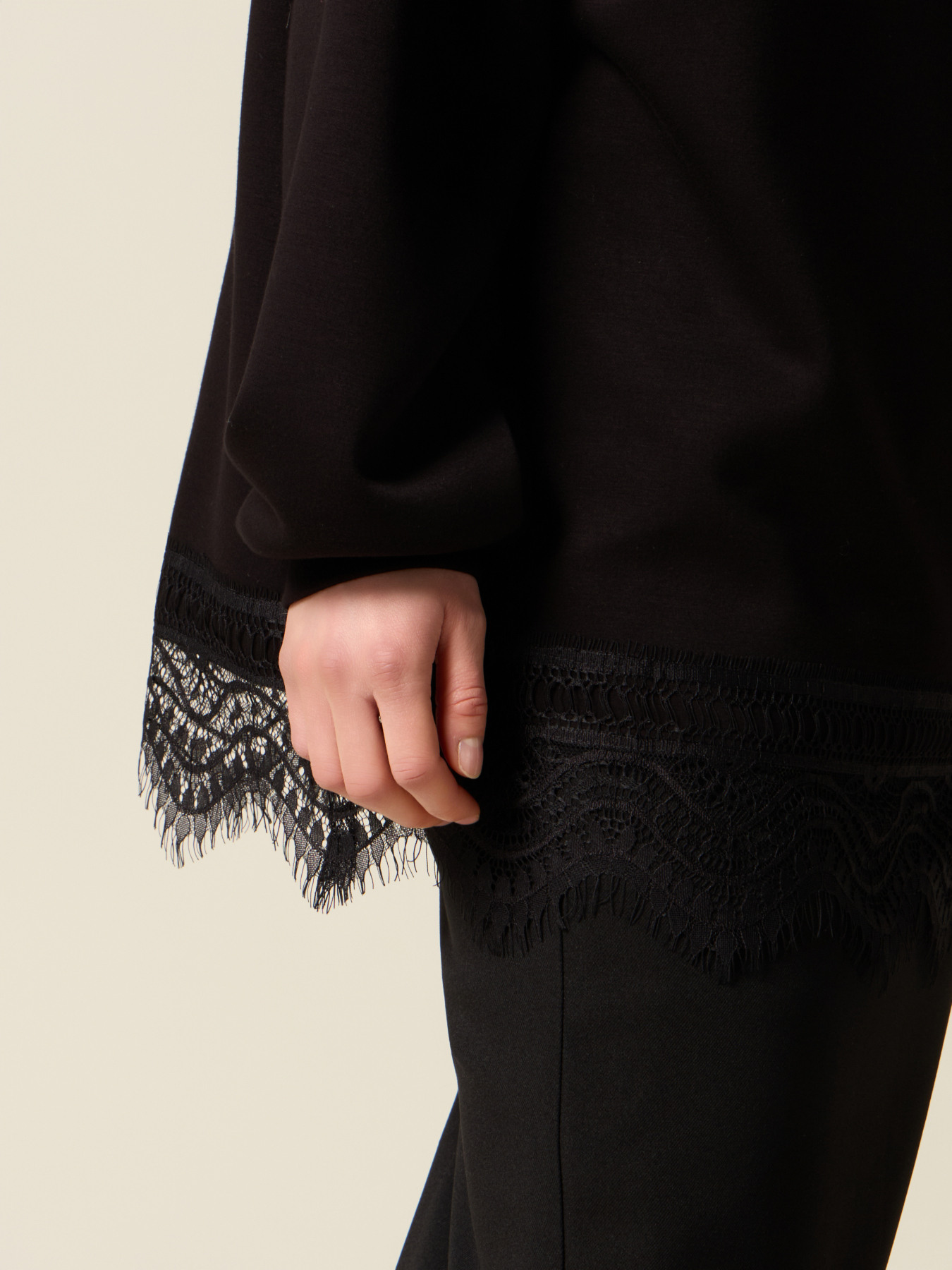 Sweat-shirt avec bordure en dentelle image number 2