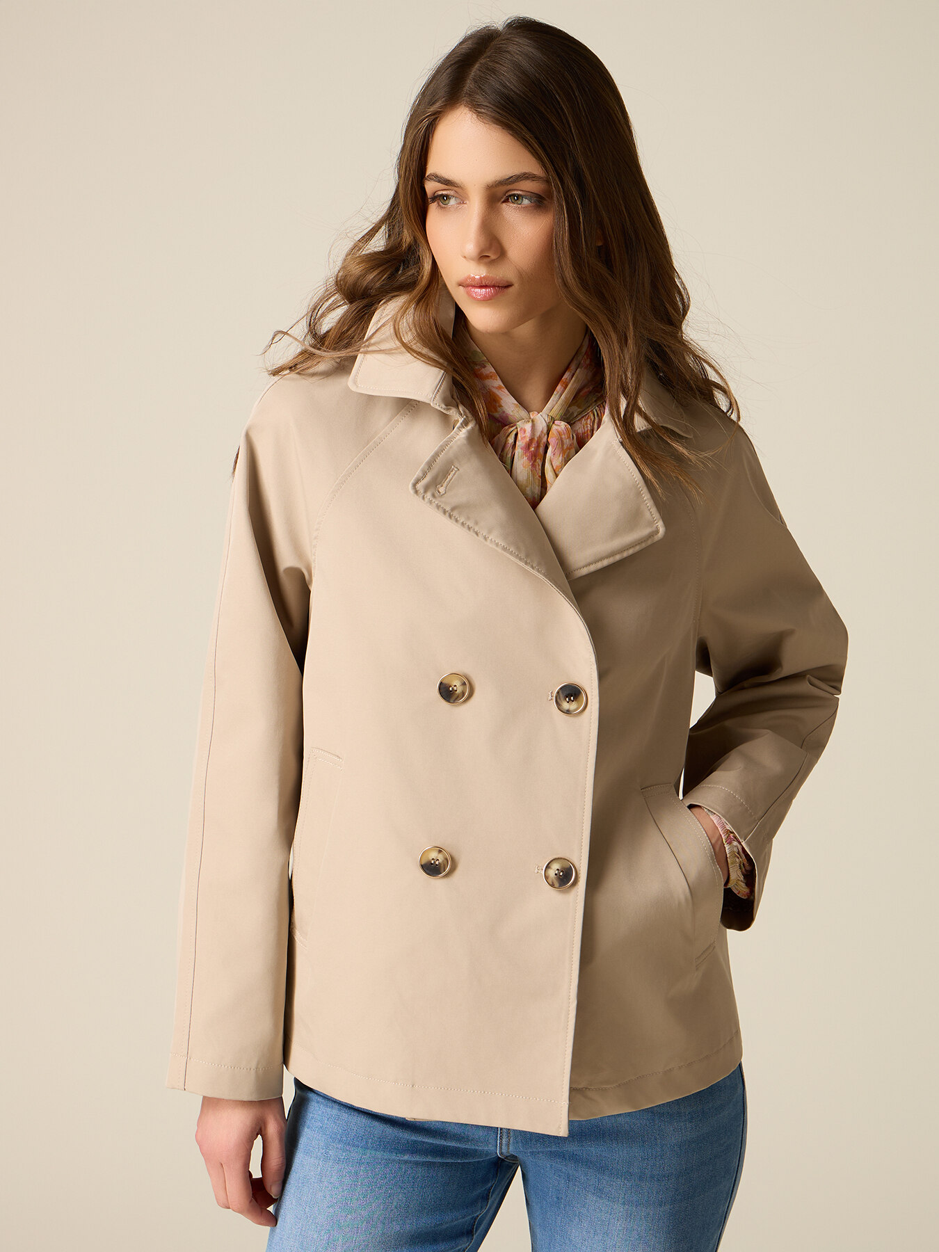 Short double-breasted trench coat image number 0
