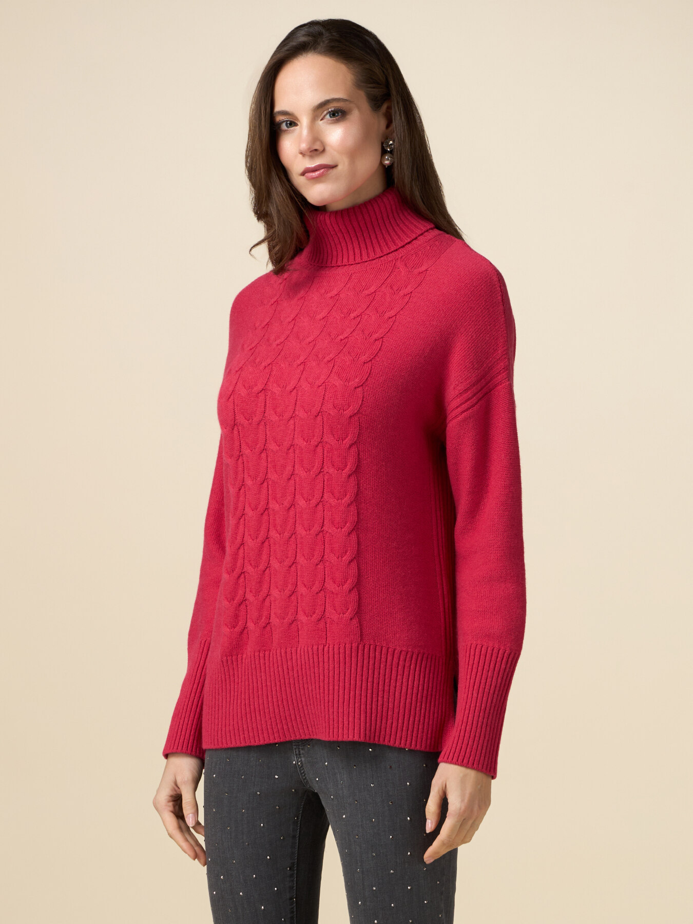 Pull col roul&eacute; avec torsades image number 0