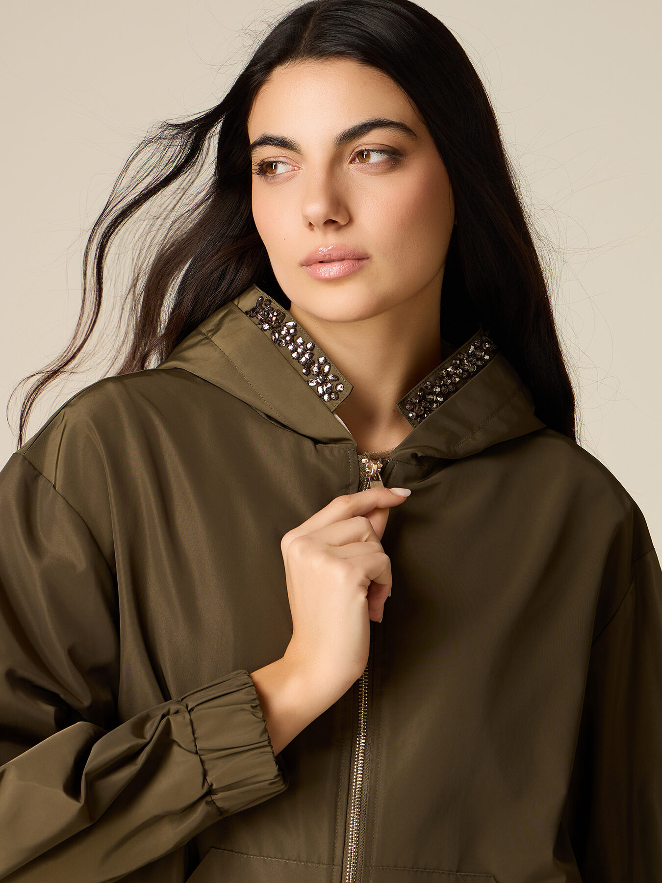 Blouson en nylon avec d&eacute;tail bijou image number 2