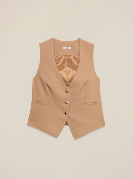 Crepe fabric vest