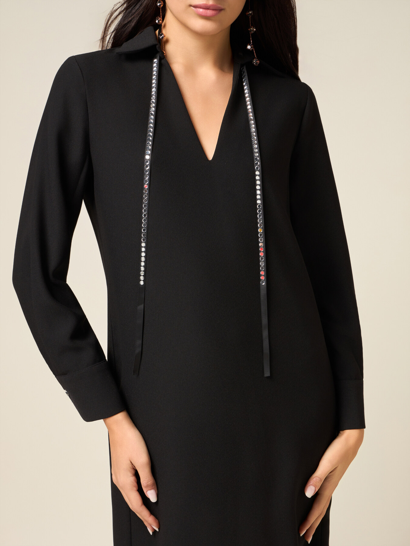 Dress with jewel ribbon image number 2