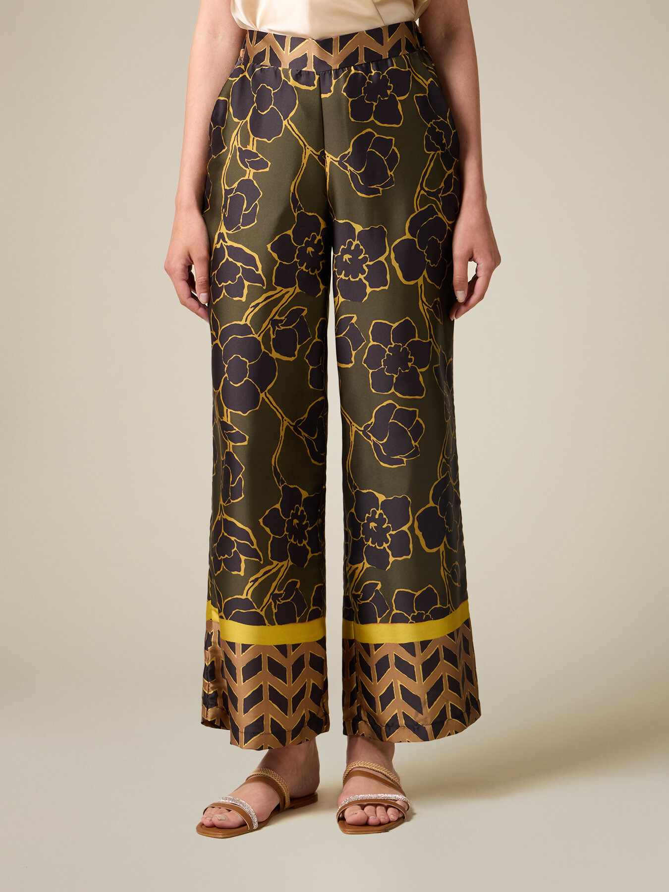 Pantalon large en satin fantaisie image number 3
