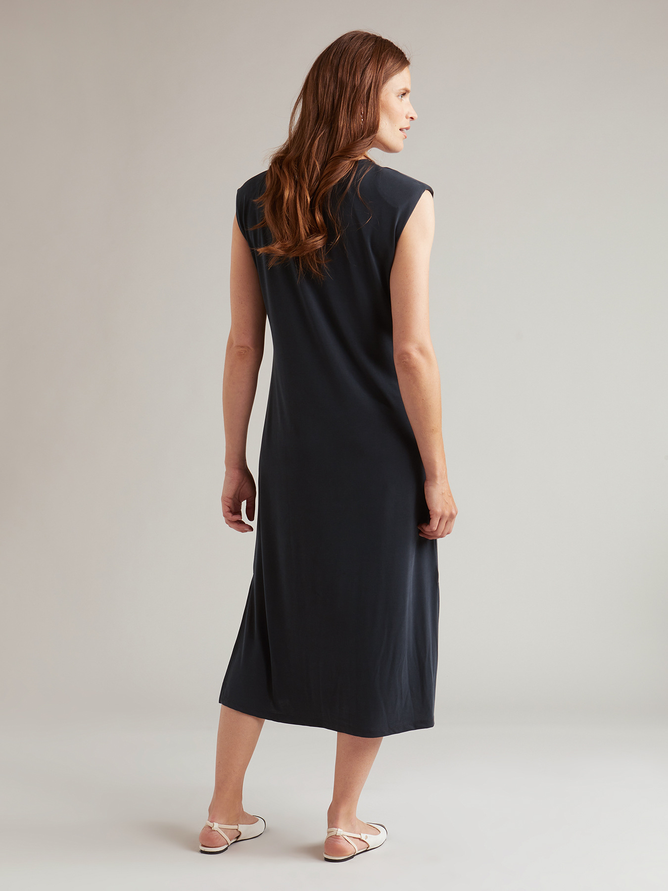Vestito con spalline imbottite image number 1