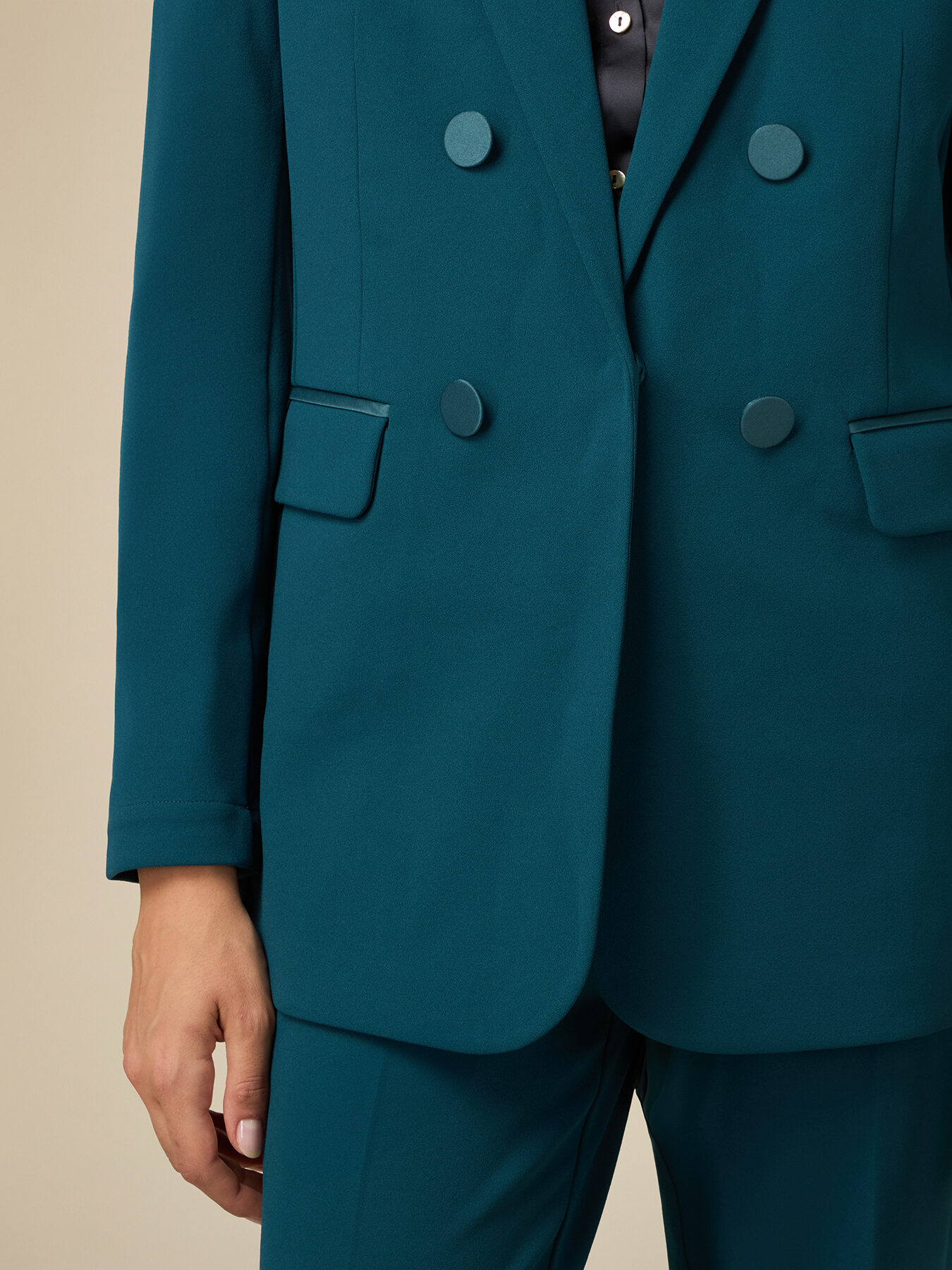 Blazer mit Satin-Details image number 2