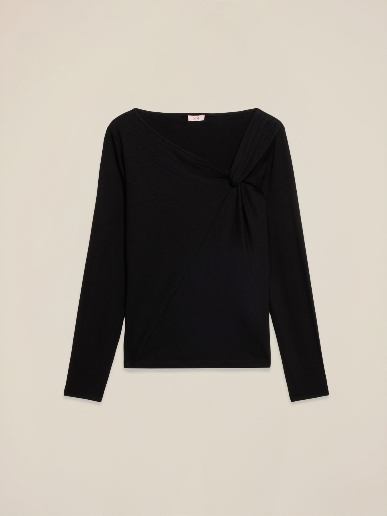 Slim T-shirt with asymmetrical neckline image number 4