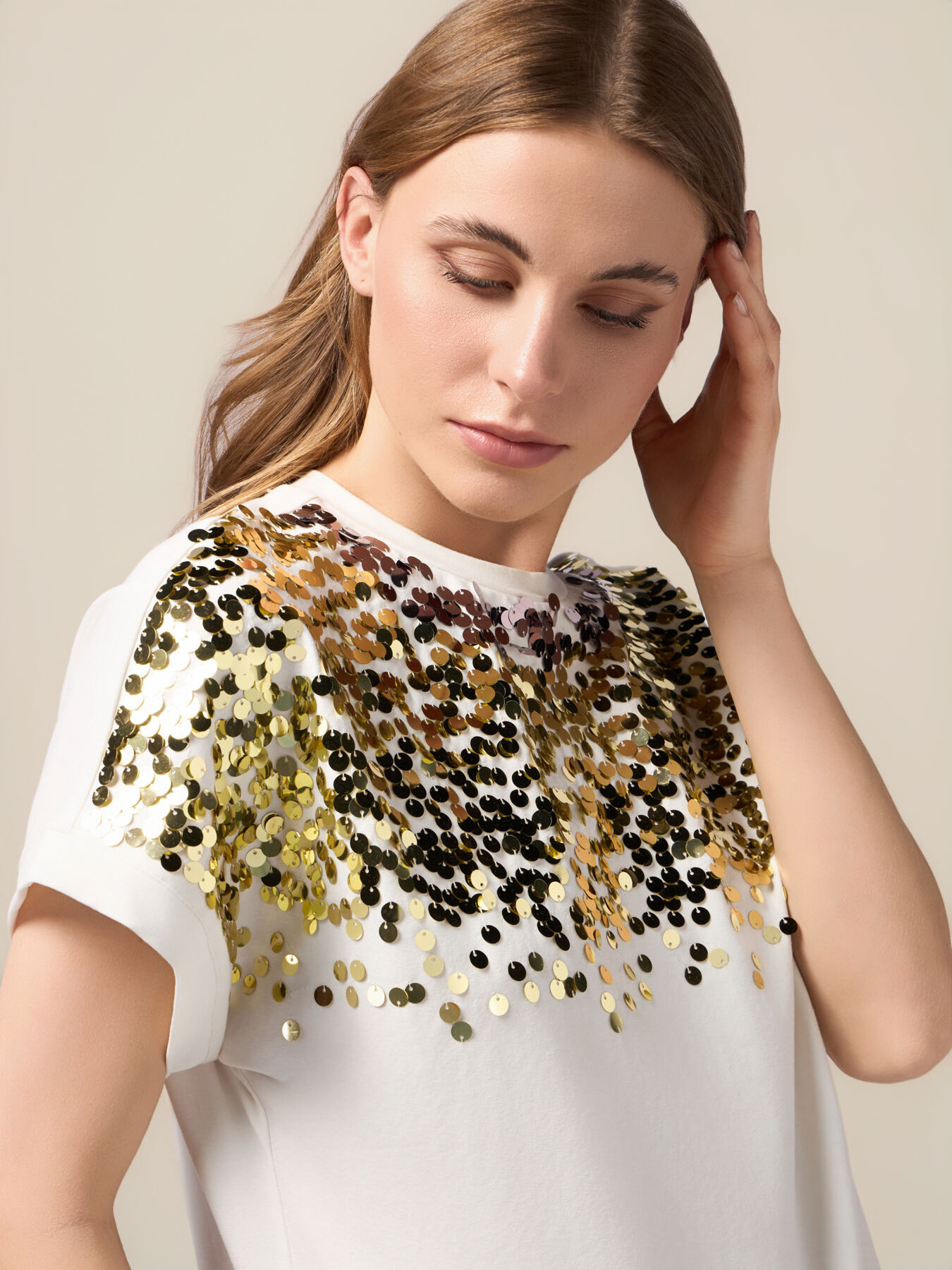 T-shirt in jersey con paillettes image number 2