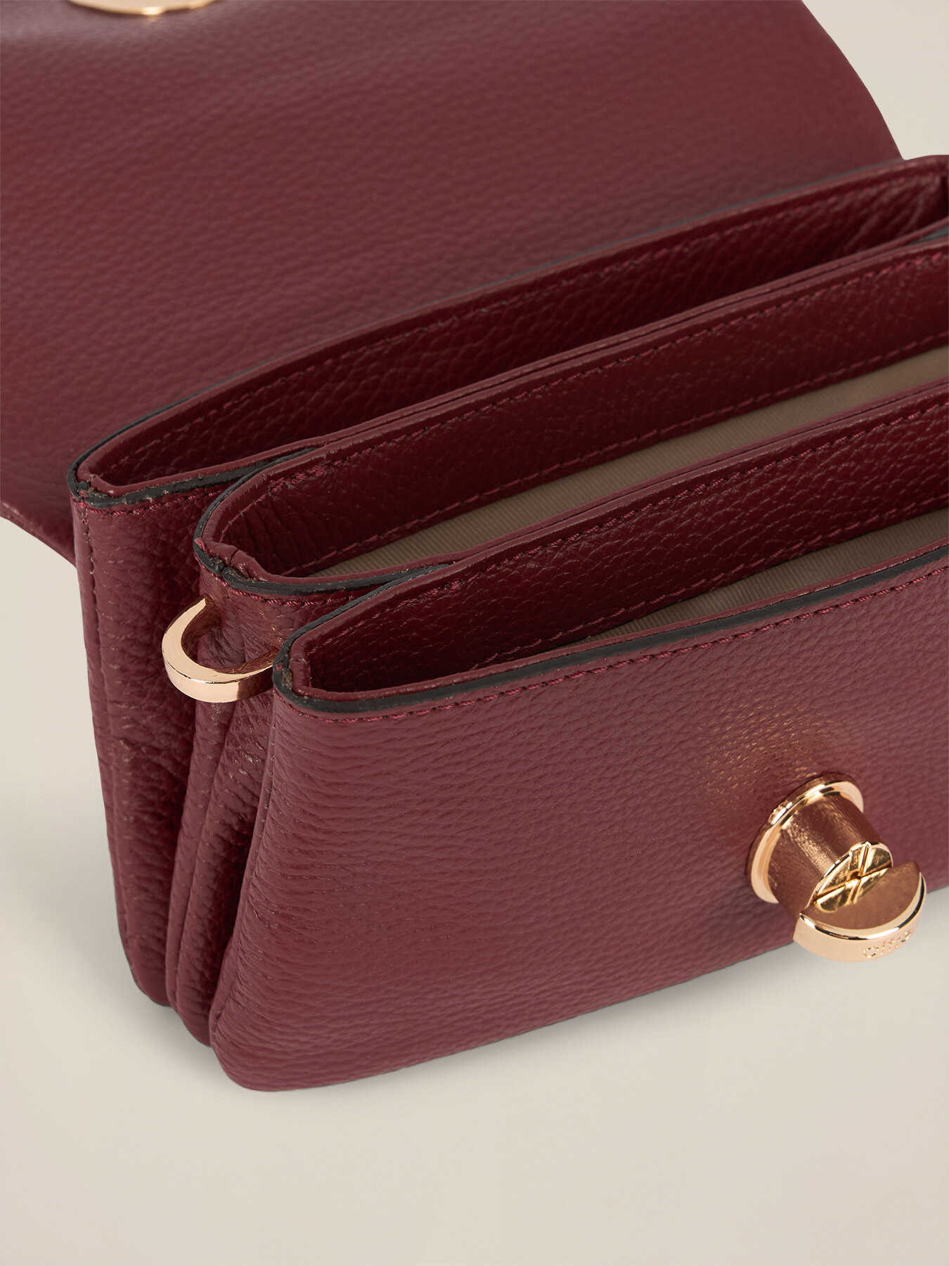 Small genuine leather shoulder bag image number 4