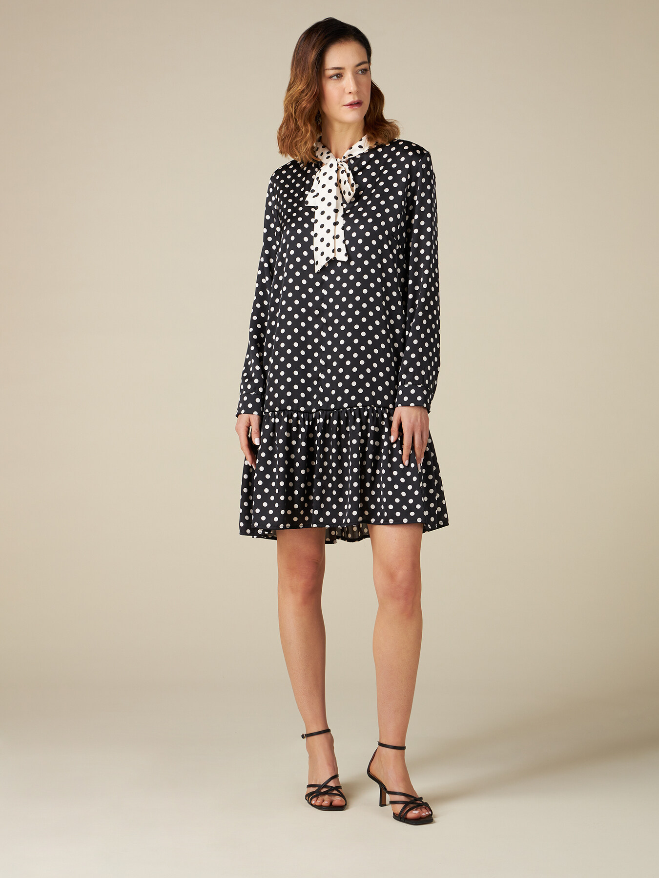 Robe en satin &agrave; pois avec volant image number 3