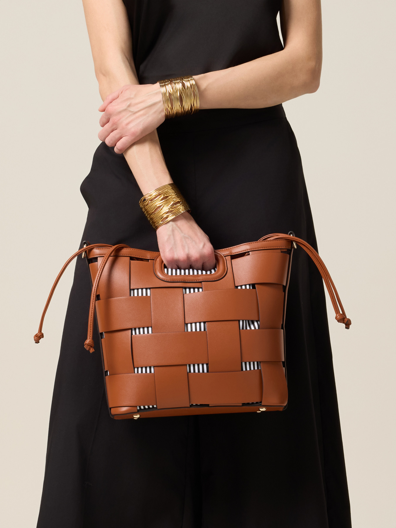 Maxi secchiello con intreccio image number 0