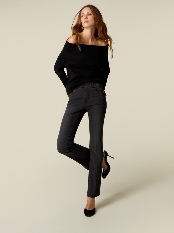 Flared Jeans mit elastischem Bund