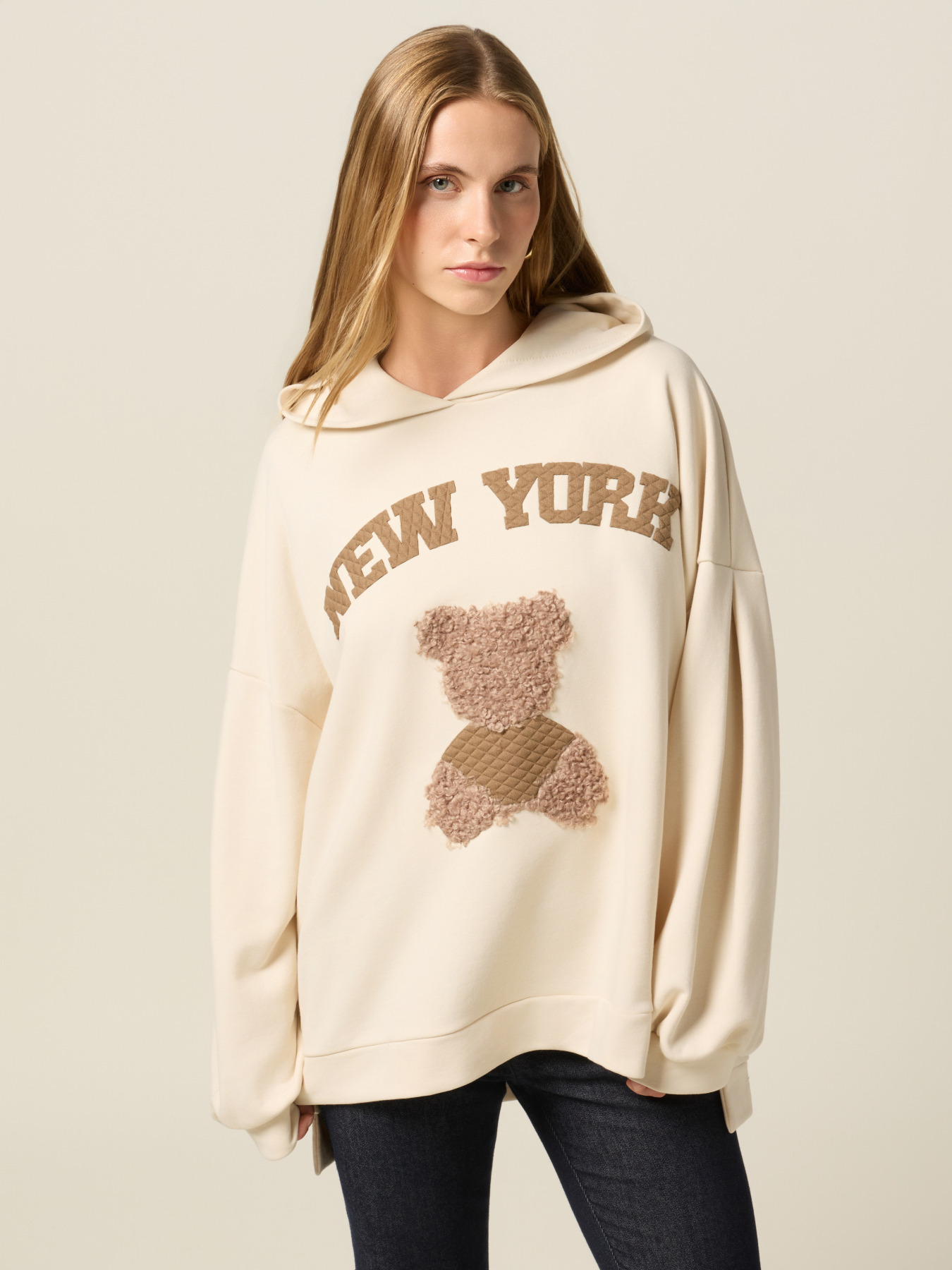 Felpa chiusa con cappuccio e scritta image number 0