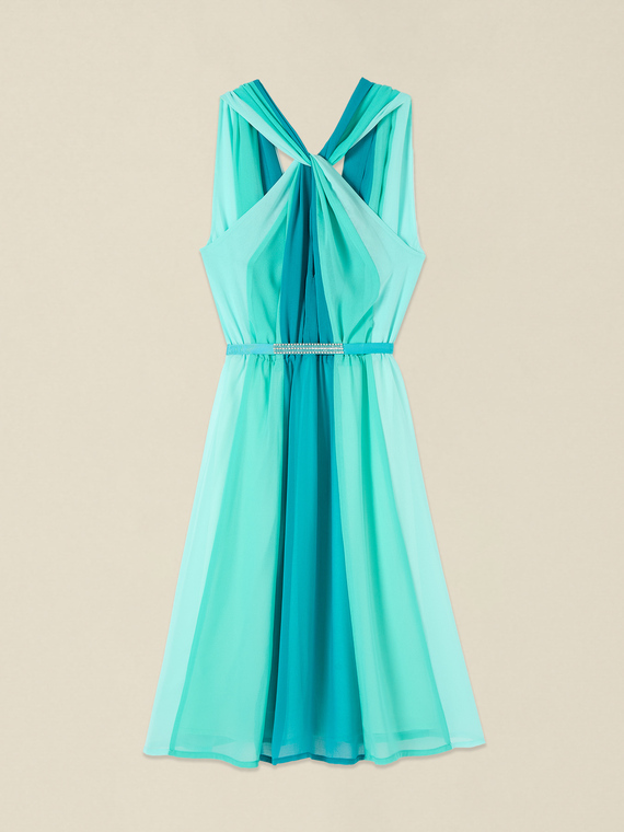 Ausgestelltes Kleid aus Georgette mit Drapierung