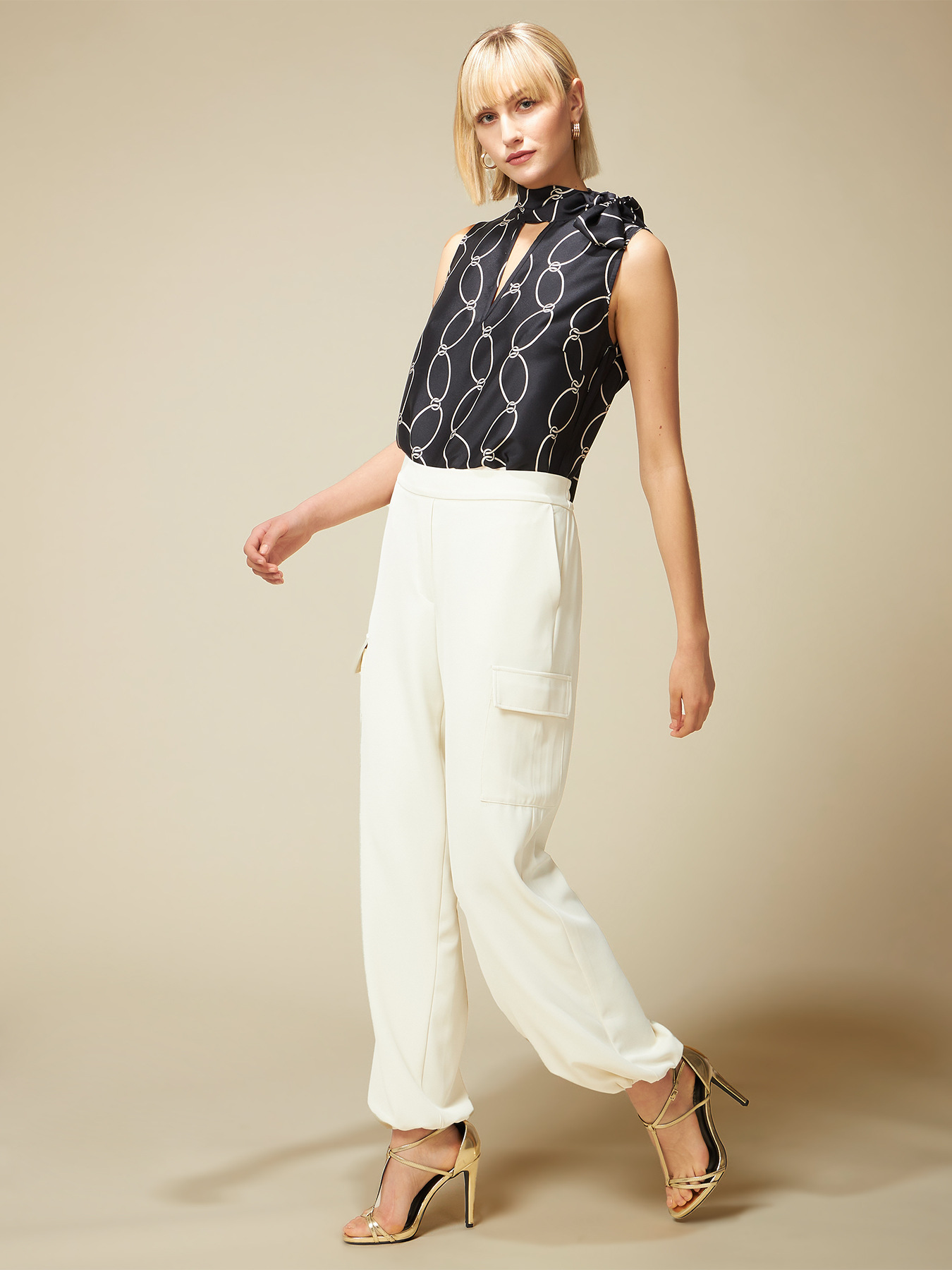Cargo trousers in flowing fabric image number 0