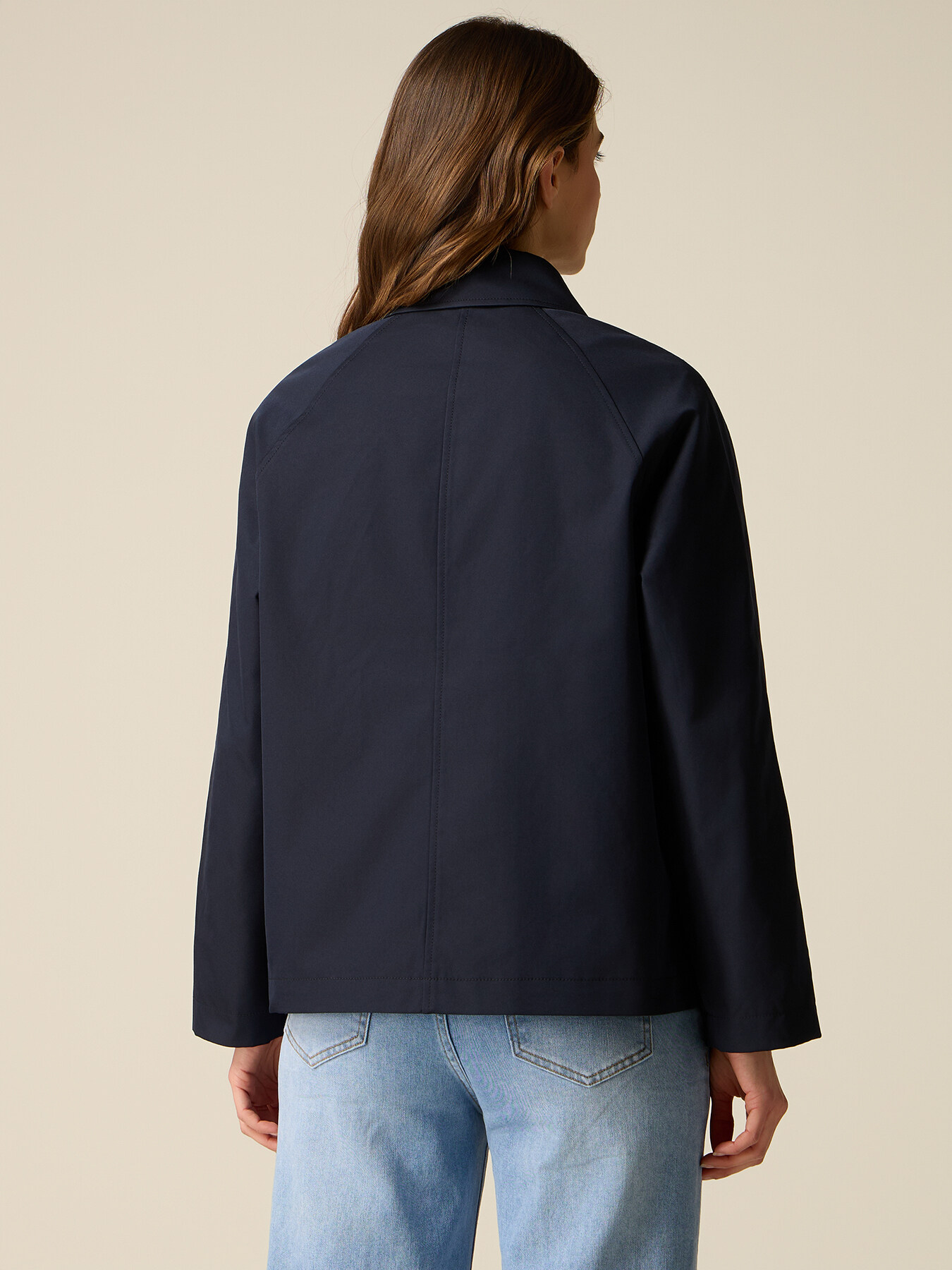 Short double-breasted trench coat image number 1