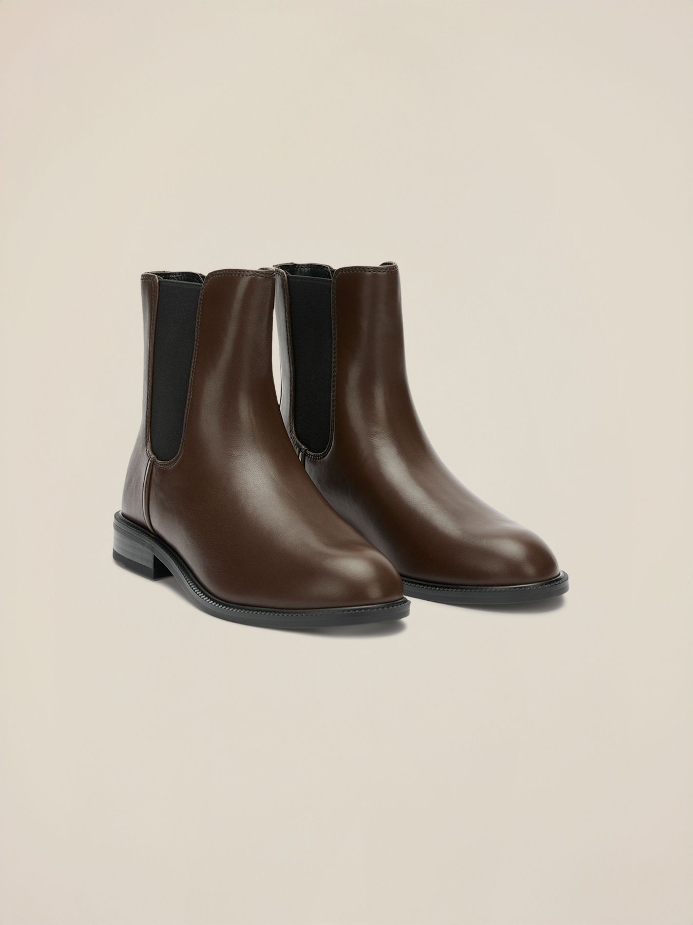 Chelsea-Stiefeletten mit seitlichen Gummiz&uuml;gen image number 1