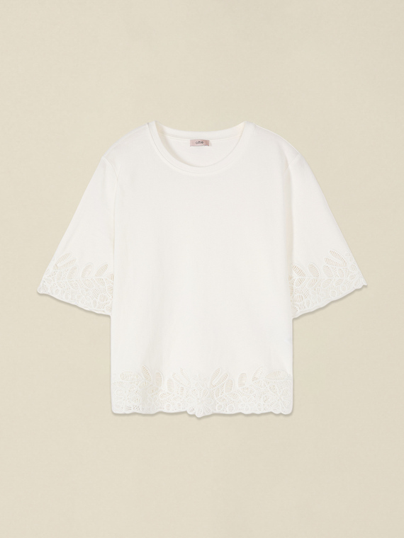 Cotton t-shirt with macram&eacute; details