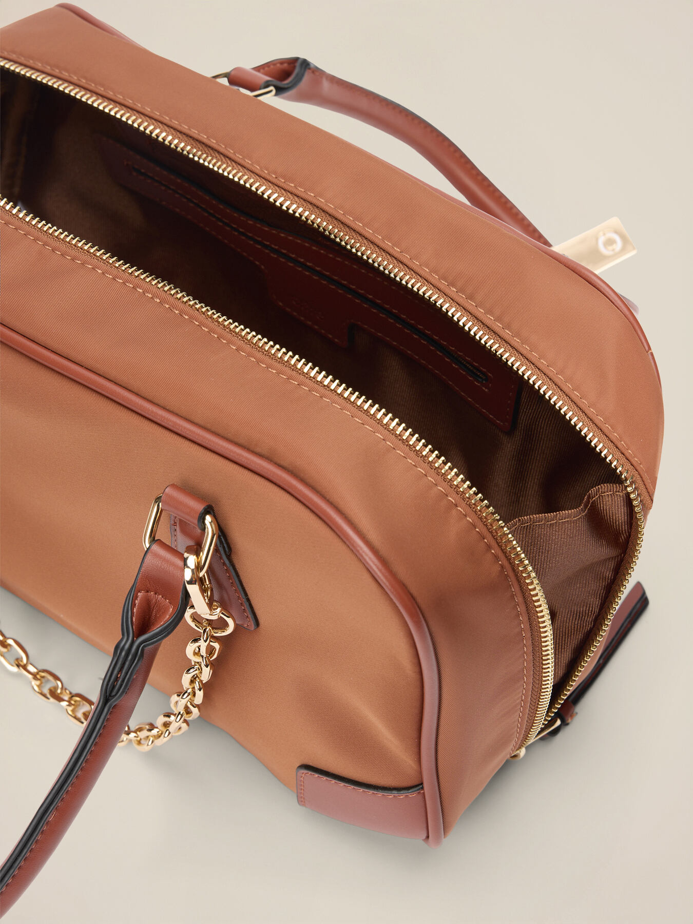 Nylon barrel bag image number 4