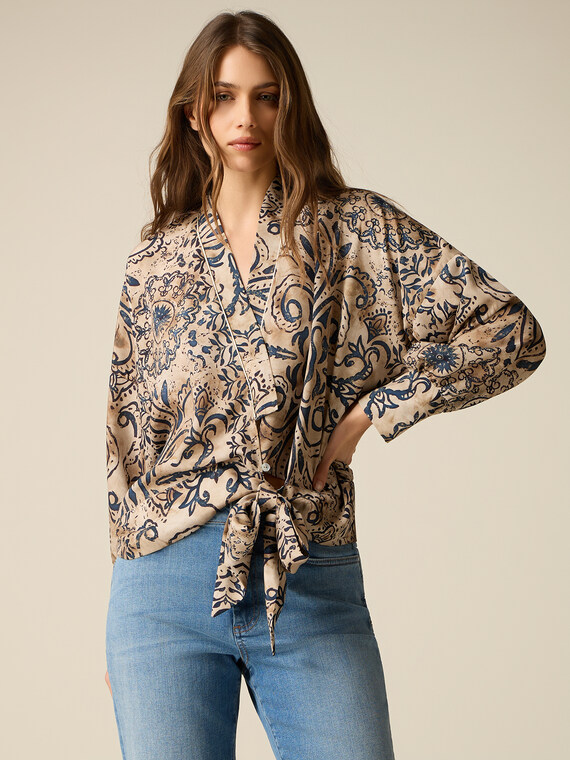 Bluse mit Muster und Wickeloptik