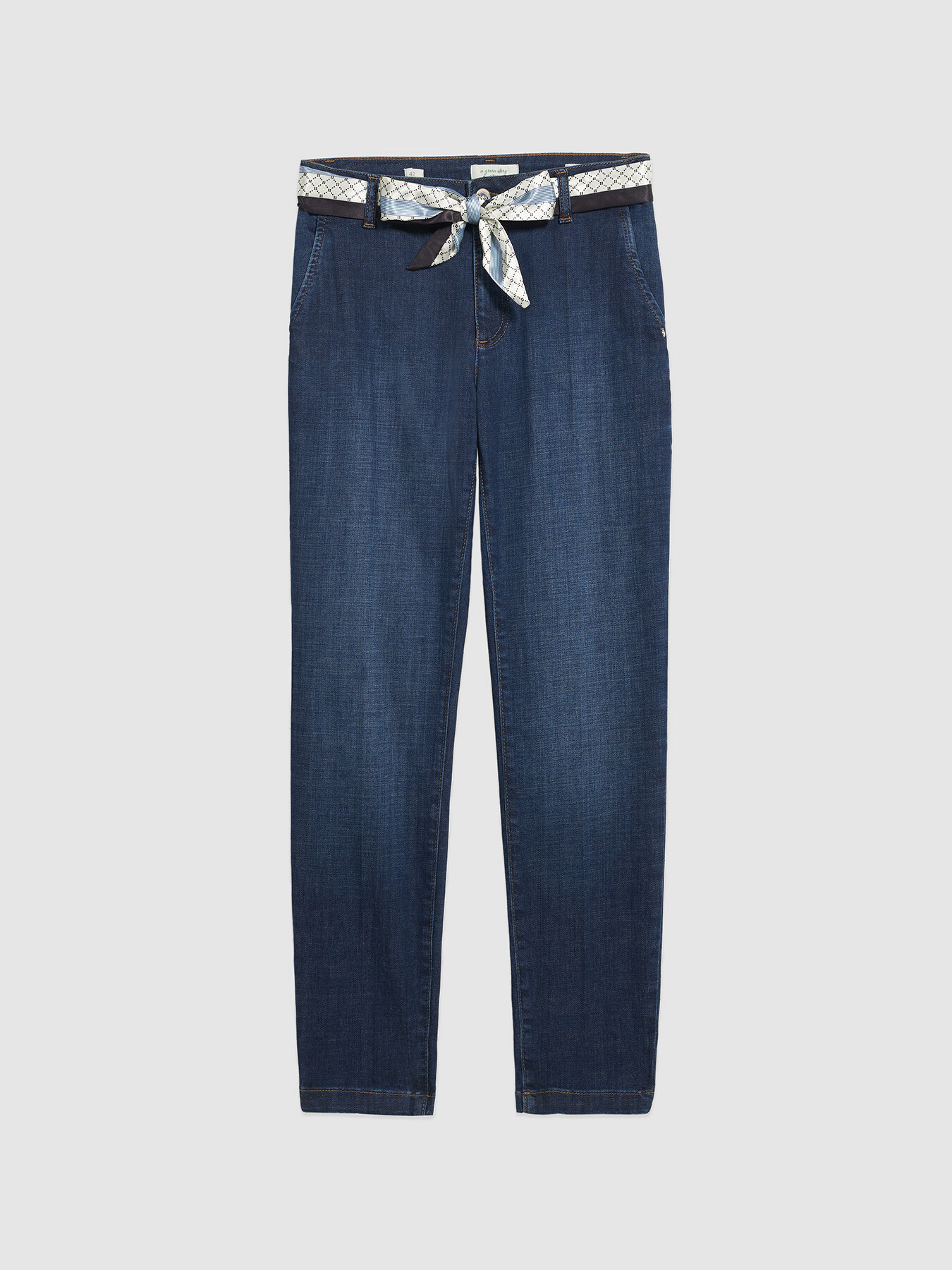 Vaqueros chinos Madrid con fular image number 4