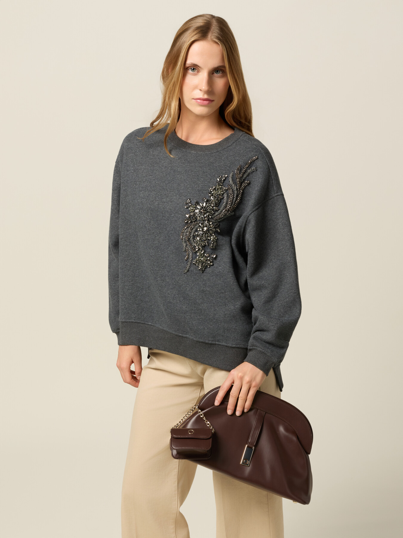 Structured shoulder bag with chain image number 0