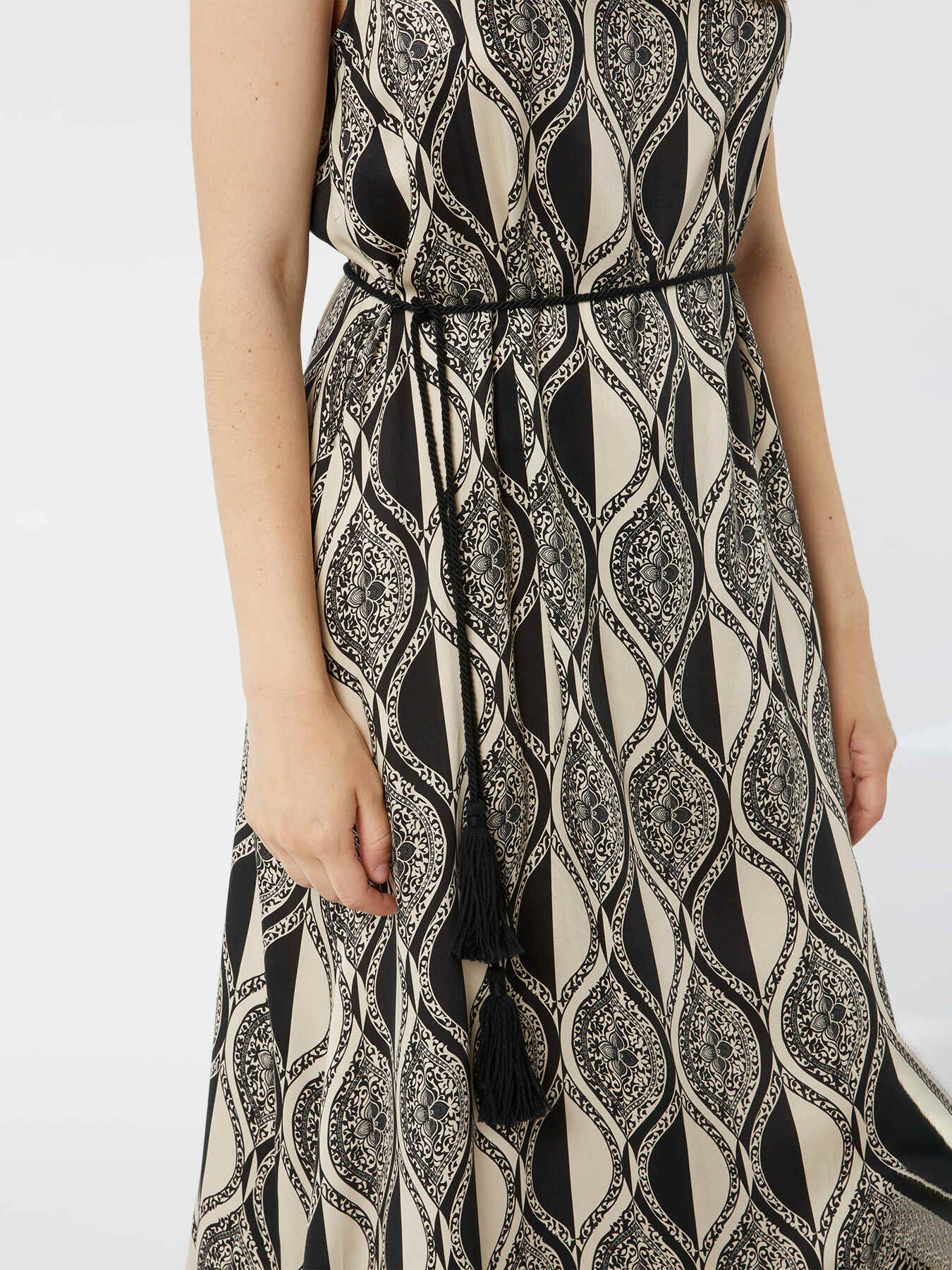 &Auml;rmelloses, gemustertes Kleid image number 2