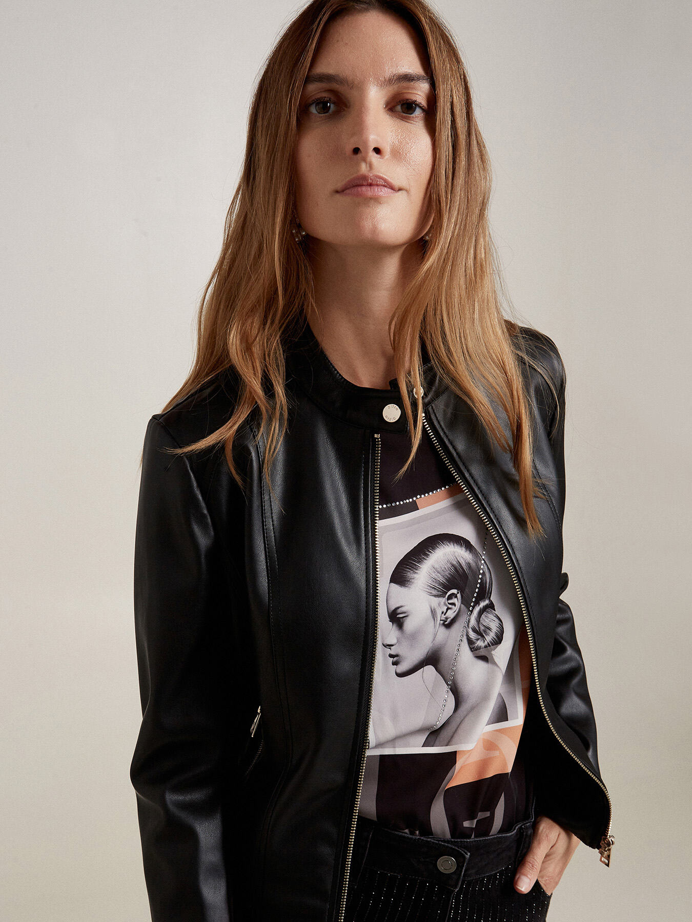 Cazadora efecto piel image number 0