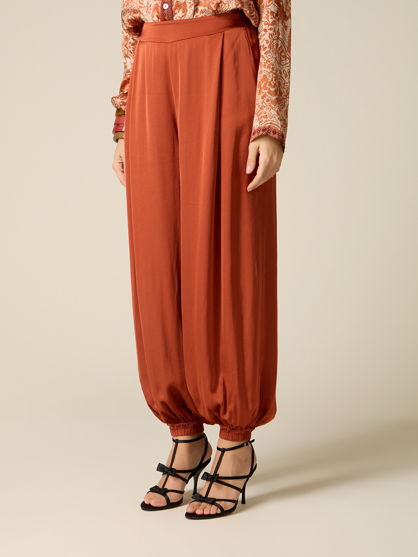 Satinhose mit Gummizug am Beinabschluss image number 4