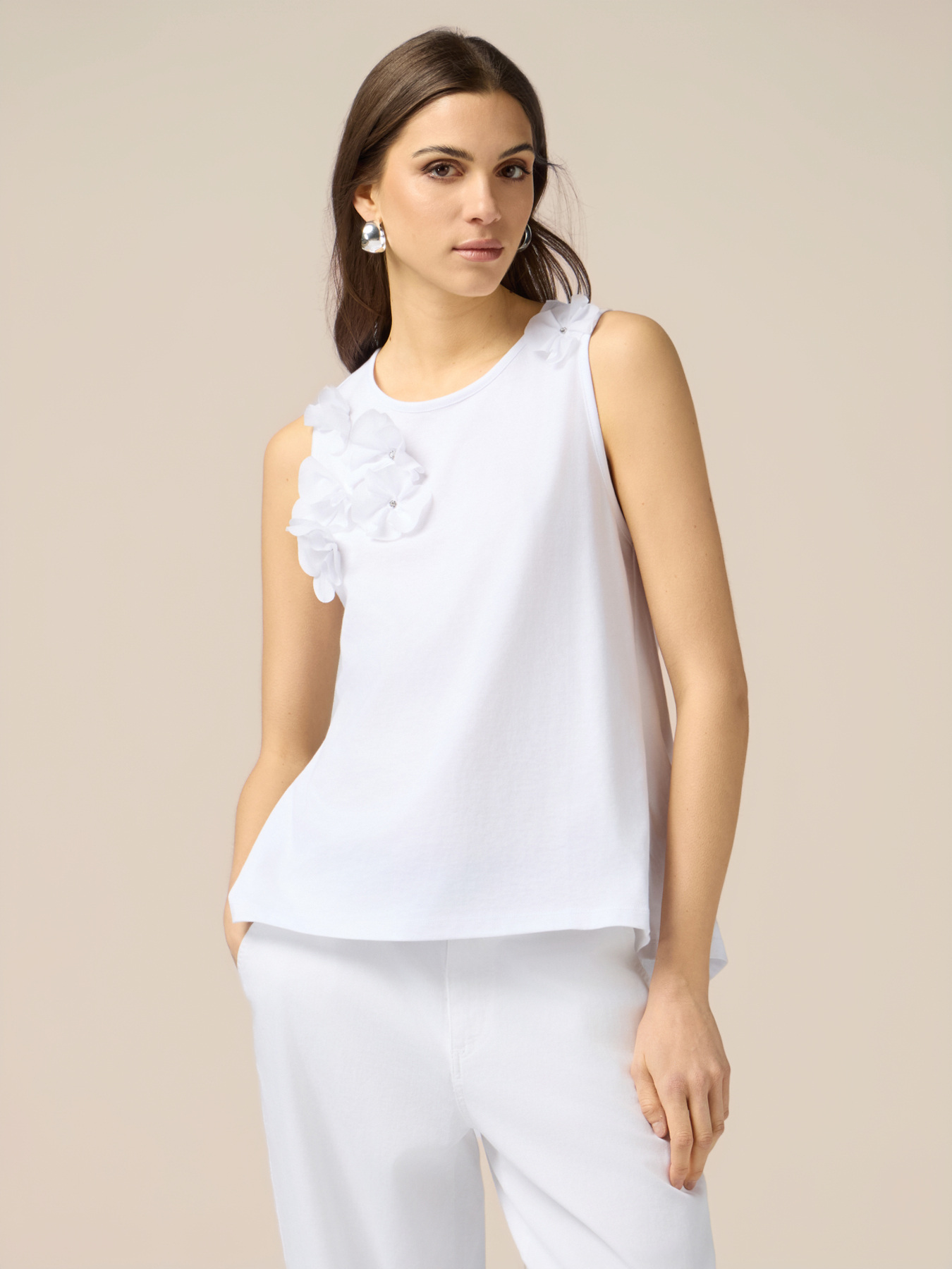 Top in jersey con applicazioni floreali image number 0