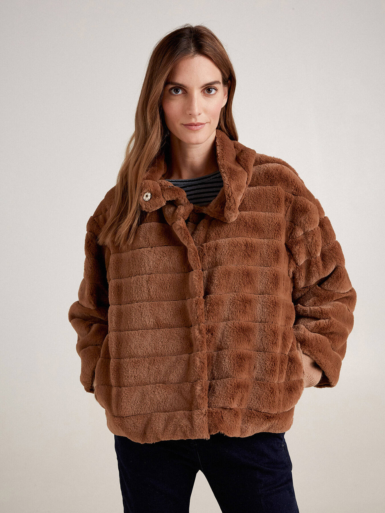 Giubbotto effetto pelliccia image number 1