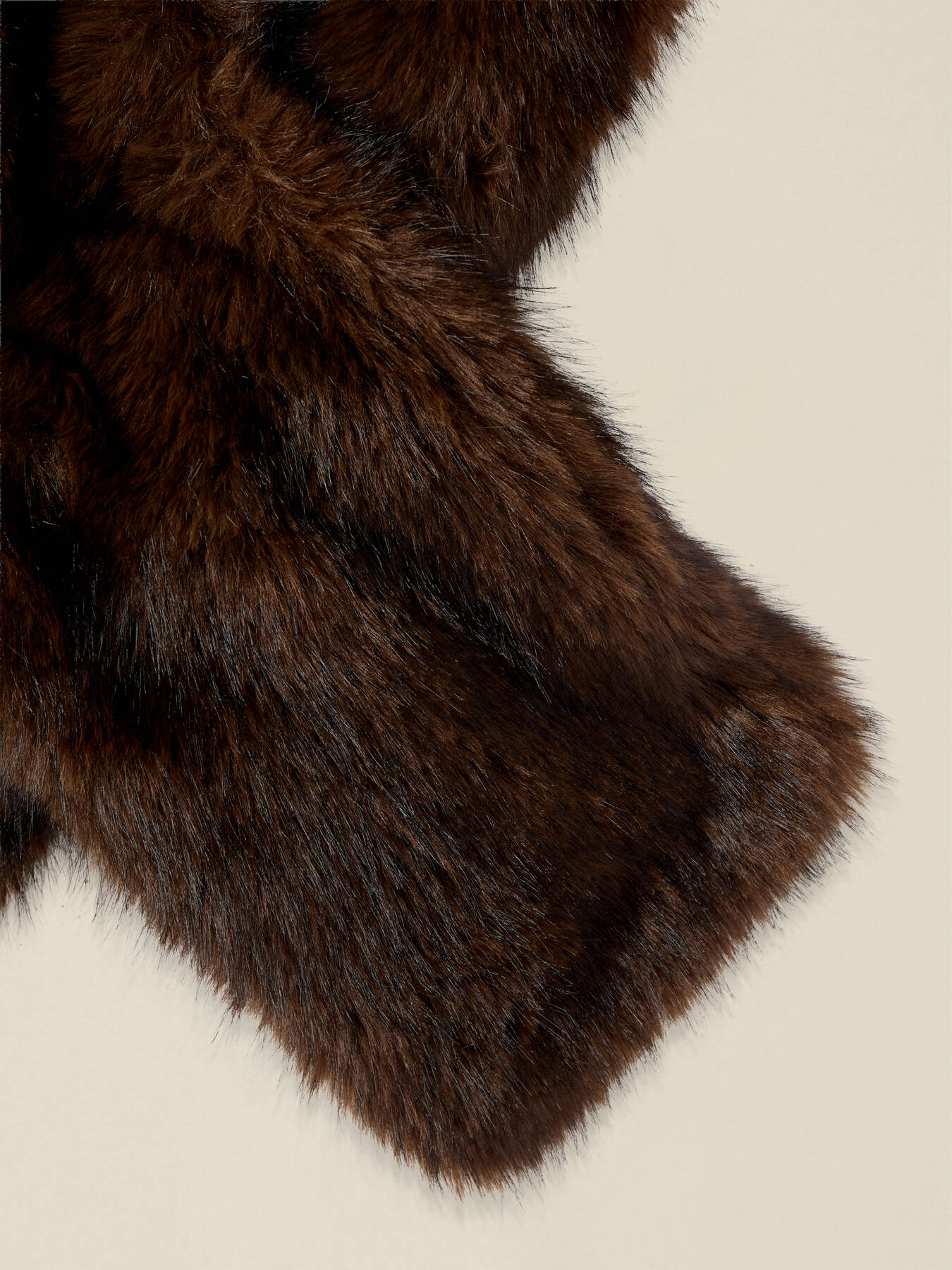 Plush-effect collar image number 1