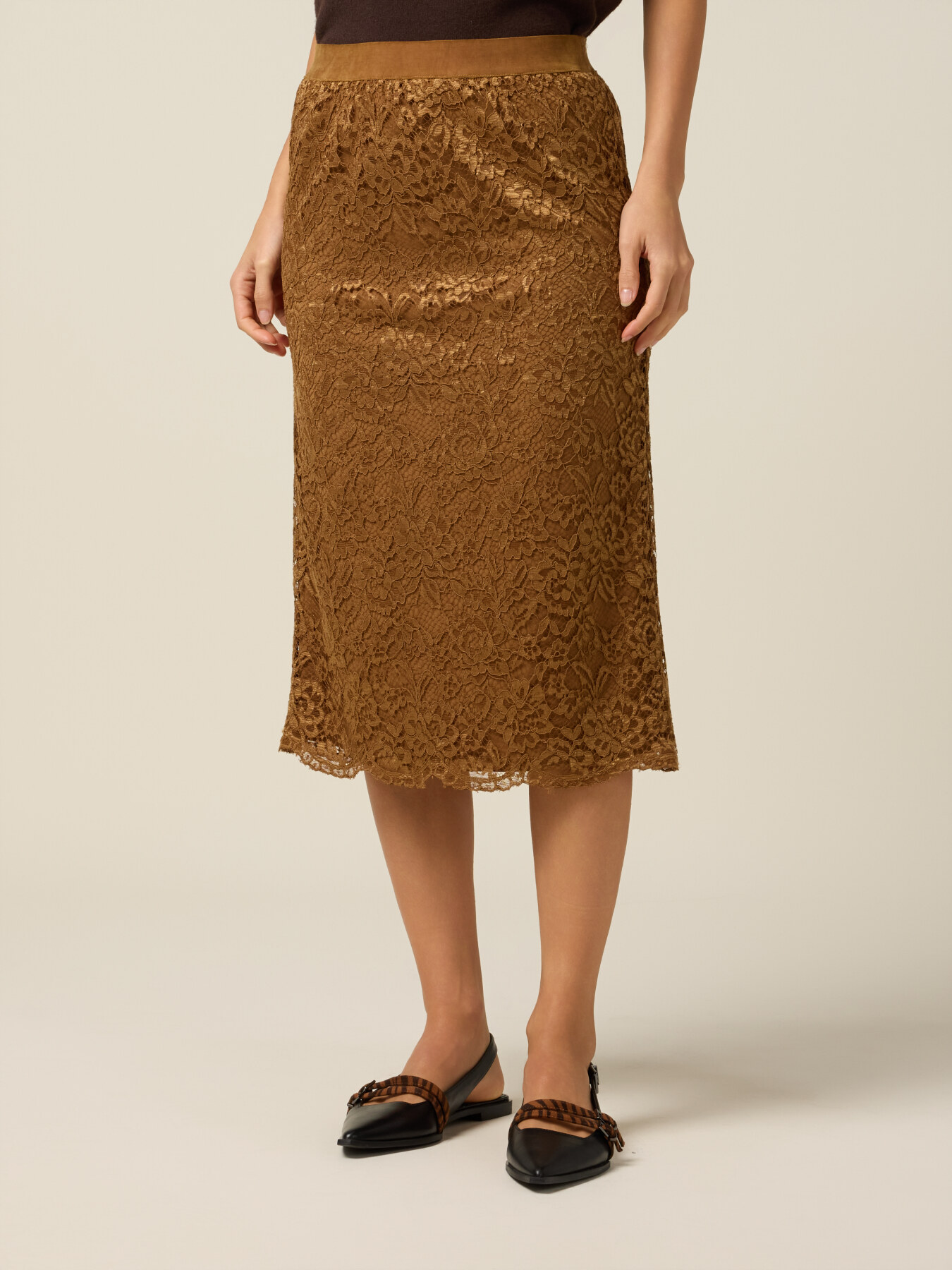 Midi lace pencil skirt image number 3